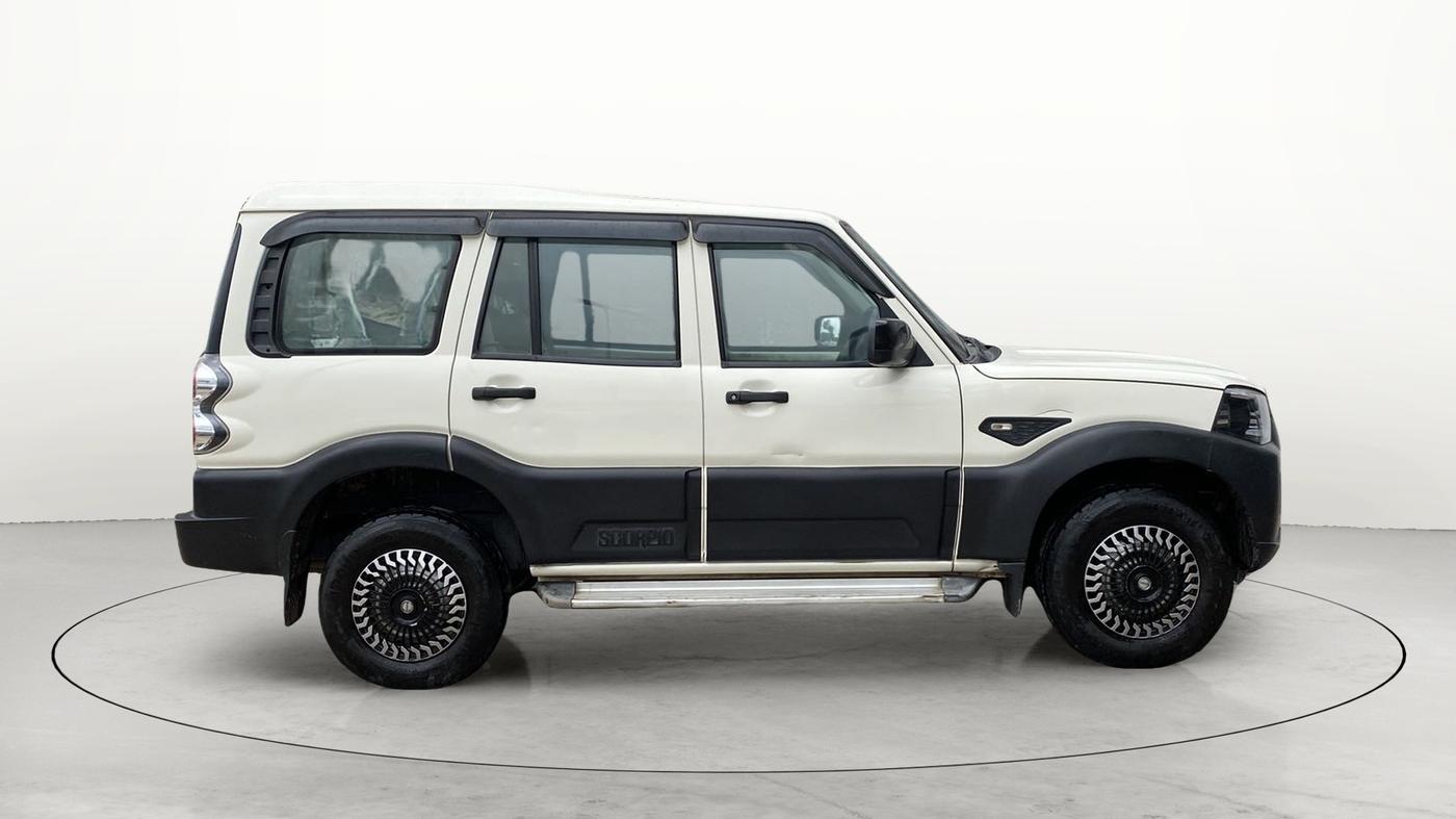 2019 Mahindra Scorpio S3, Diesel, Manual, 71,579 km, Right Side View