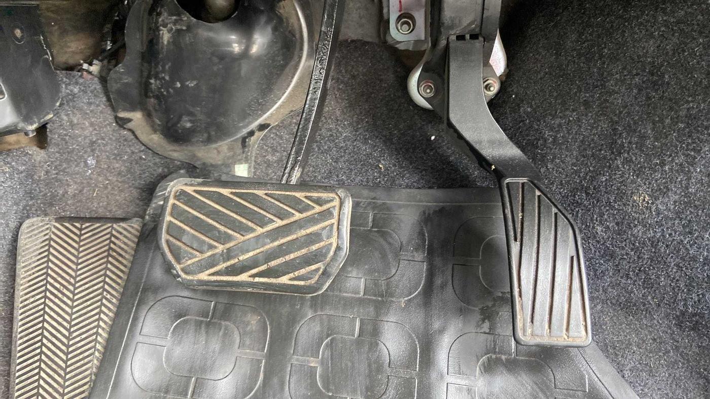 2014 Maruti Ritz VXI ABS AMT, CNG, Automatic, 65,999 km, Pedals