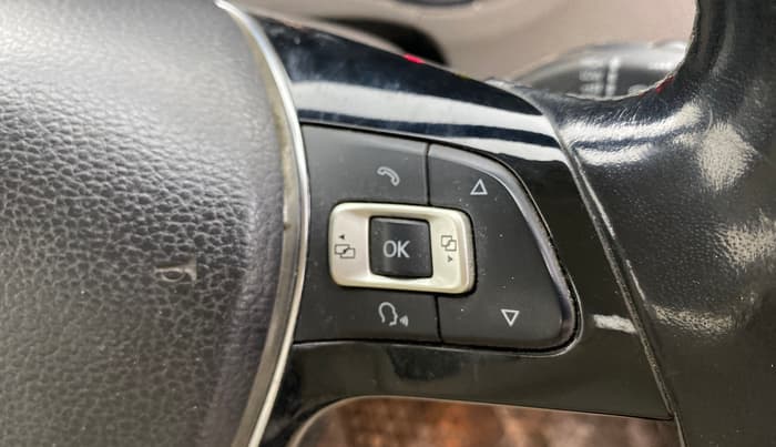 2015 Volkswagen Vento HIGHLINE PETROL AT, Petrol, Automatic, 97,759 km, Adaptive Cruise Control