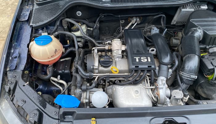 2015 Volkswagen Vento HIGHLINE PETROL AT, Petrol, Automatic, 97,759 km, Engine View - Right
