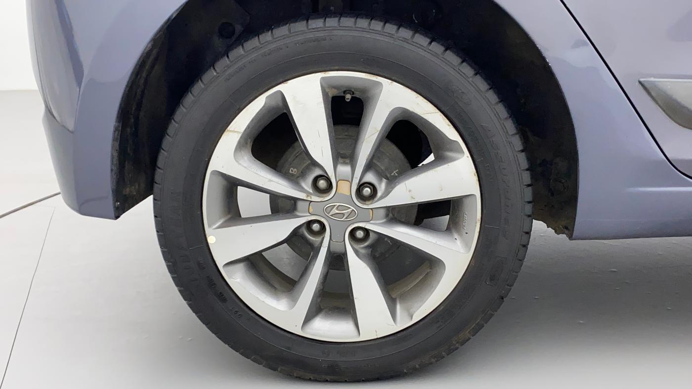 2016 Hyundai Elite i20 ASTA 1.2, Petrol, Manual, 1,19,368 km, Right Rear Wheel