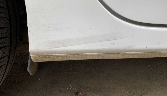 2017 Honda City 1.5L I-VTEC VX, Petrol, Manual, 1,04,689 km, Right running board - Minor scratches