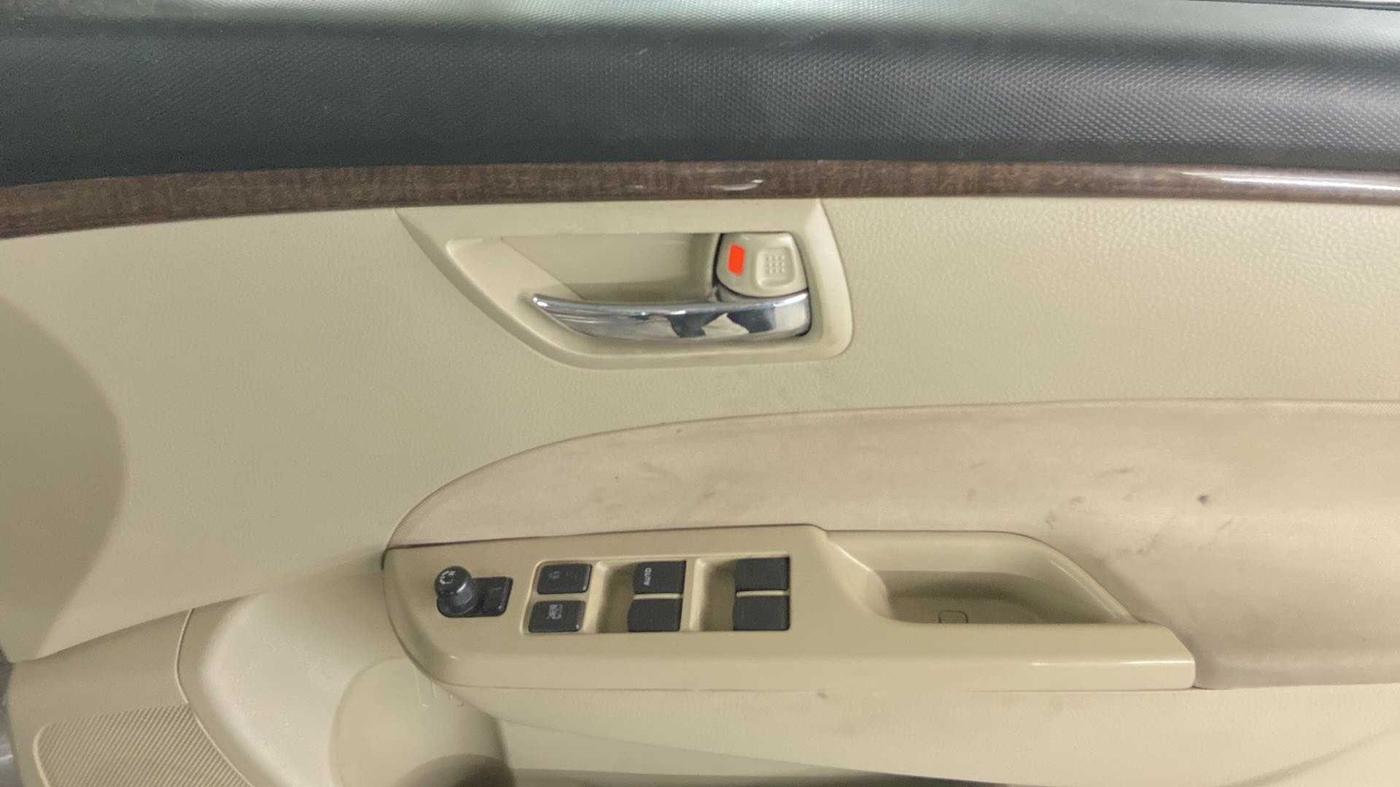 2017 Maruti Swift Dzire ZDI, Diesel, Manual, 90,831 km, Driver Side Door Panels Control