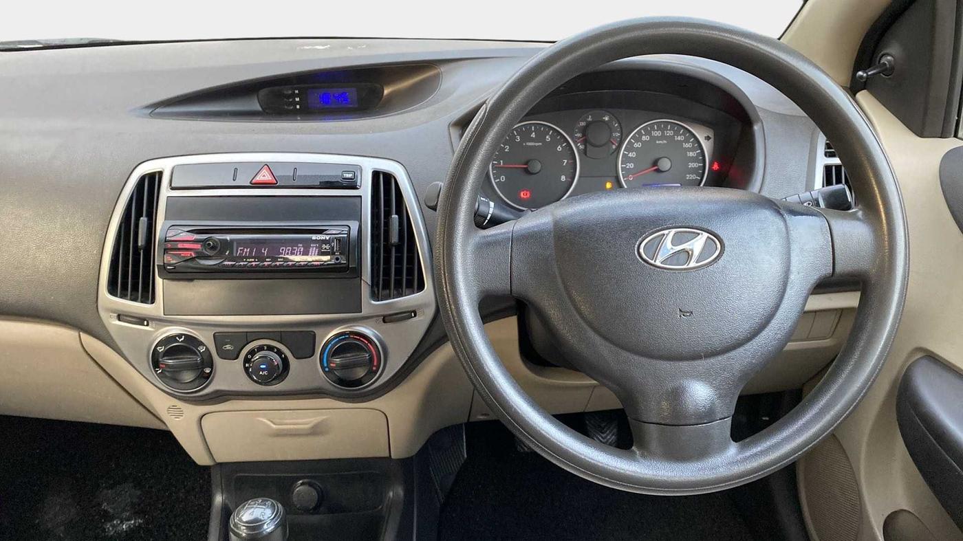 2012 Hyundai i20 MAGNA 1.2, Petrol, Manual, 55,081 km, Steering Wheel Close Up