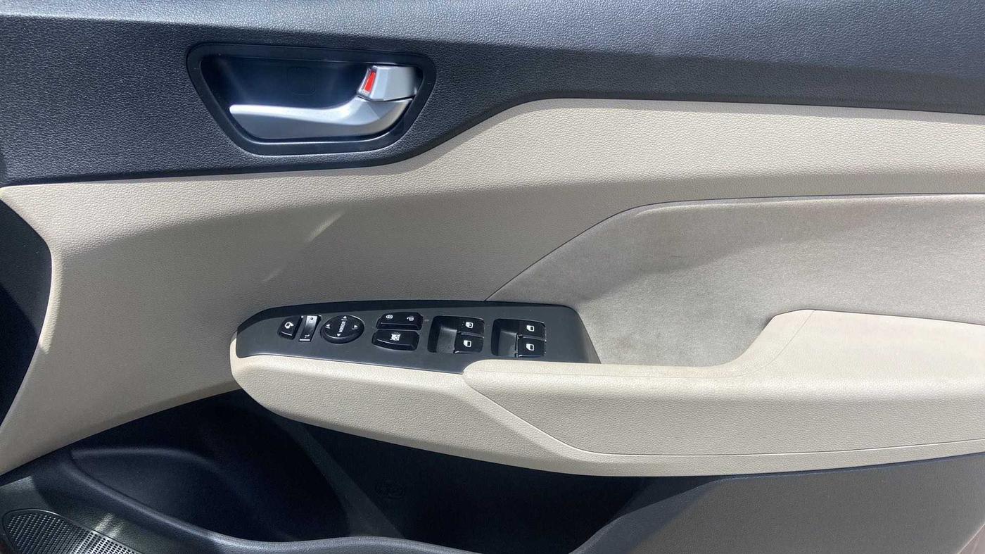 2018 Hyundai Verna 1.6 CRDI SX, Diesel, Manual, 49,792 km, Driver Side Door Panels Control