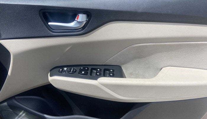 2018 Hyundai Verna 1.6 CRDI SX, Diesel, Manual, 49,792 km, Driver Side Door Panels Control