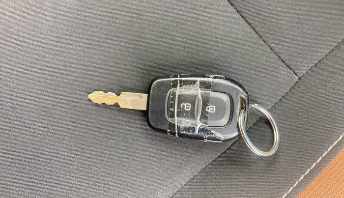 2020 Renault Kwid CLIMBER 1.0 (O), Petrol, Manual, 43,285 km, Key Close Up