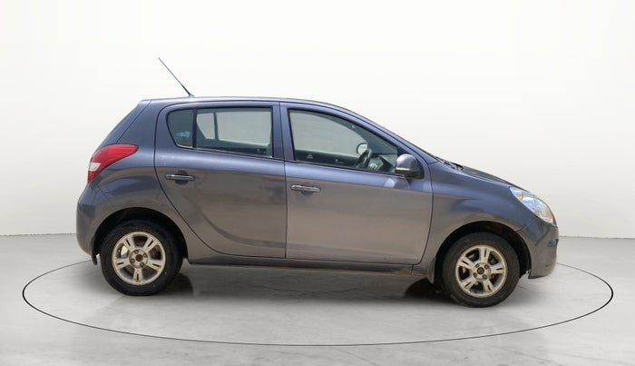 2011 Hyundai i20 SPORTZ (O) 1.2, Petrol, Manual, 1,08,687 km, Right Side