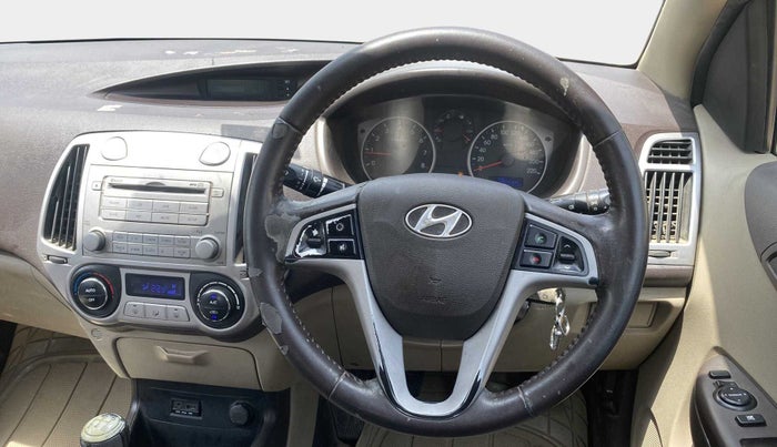 2011 Hyundai i20 SPORTZ (O) 1.2, Petrol, Manual, 1,08,687 km, Steering Wheel Close Up