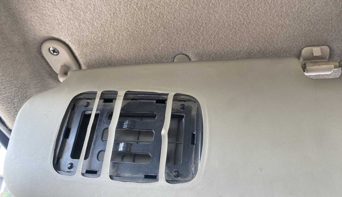 2011 Hyundai i20 SPORTZ (O) 1.2, Petrol, Manual, 1,08,687 km, Ceiling - Vanity mirror not present