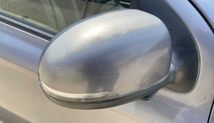 2011 Hyundai i20 SPORTZ (O) 1.2, Petrol, Manual, 1,08,687 km, Right rear-view mirror - Indicator light not working