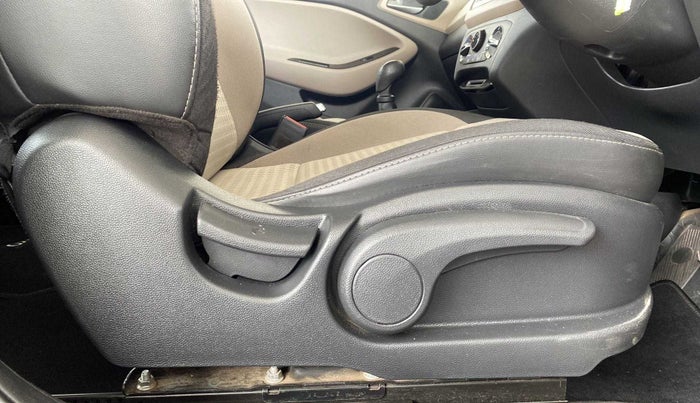 2018 Hyundai Elite i20 SPORTZ 1.2, Petrol, Manual, 46,688 km, Driver Side Adjustment Panel