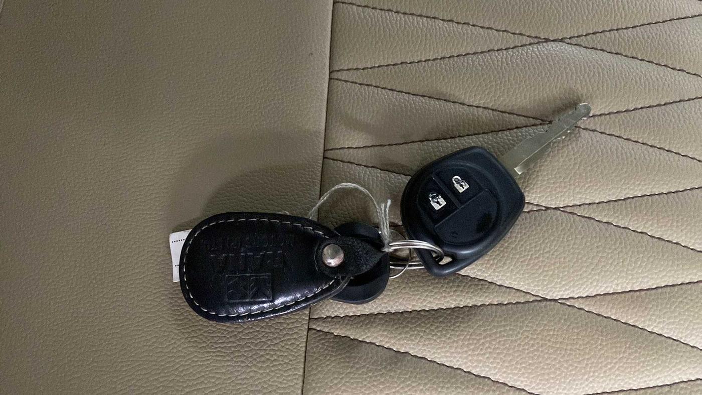 2020 Maruti Dzire VXI, Petrol, Manual, 52,492 km, Key Close Up