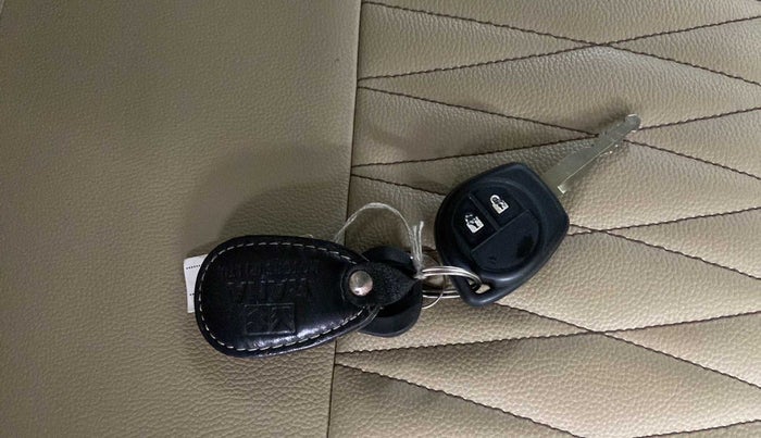 2020 Maruti Dzire VXI, Petrol, Manual, 52,492 km, Key Close Up