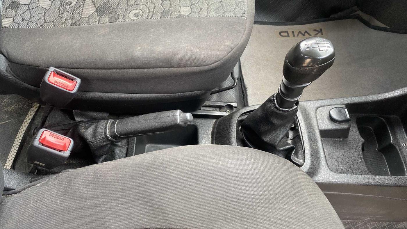 2017 Renault Kwid RXT 1.0, Petrol, Manual, 32,590 km, Gear Lever
