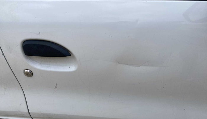 2017 Renault Kwid RXT 1.0, Petrol, Manual, 32,590 km, Driver-side door - Minor scratches
