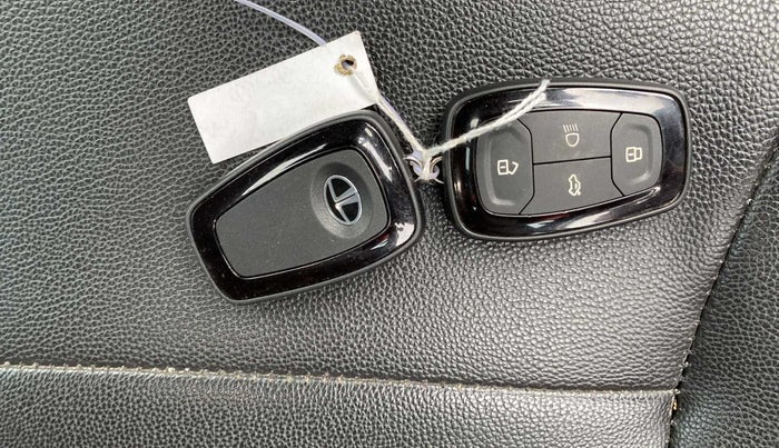 2022 Tata TIGOR XZ PLUS CNG, CNG, Manual, 13,145 km, Key Close Up