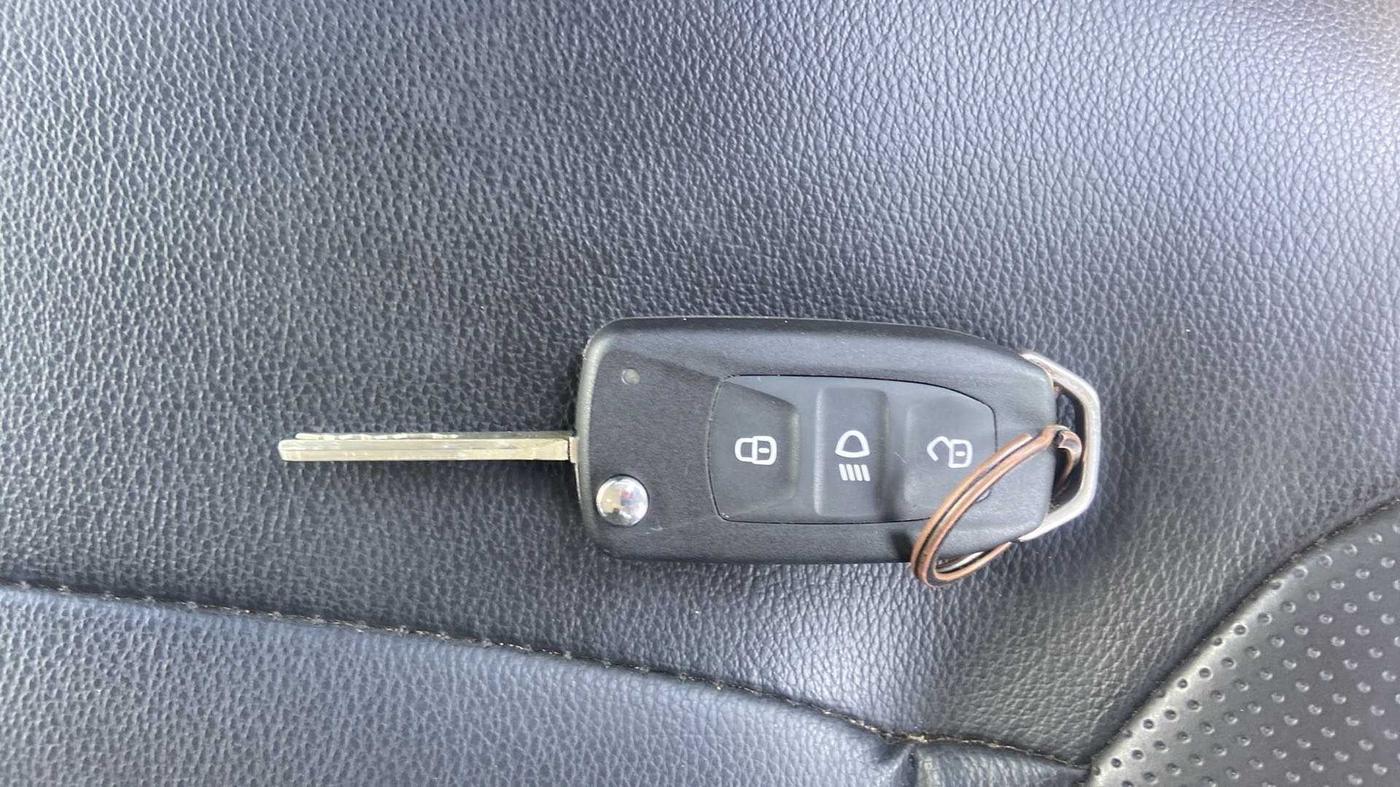 2020 Tata Tiago XZ PETROL, Petrol, Manual, 24,357 km, Key Close Up