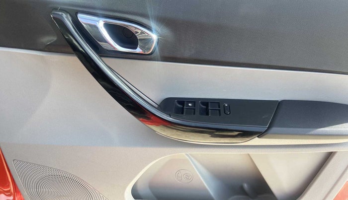 2020 Tata Tiago XZ PETROL, Petrol, Manual, 24,357 km, Driver Side Door Panels Control