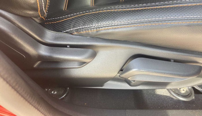 2020 Tata Tiago XZ PETROL, Petrol, Manual, 24,357 km, Driver Side Adjustment Panel