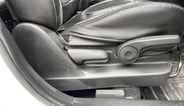 2019 Maruti Vitara Brezza ZDI PLUS AMT, Diesel, Automatic, 74,425 km, Driver Side Adjustment Panel