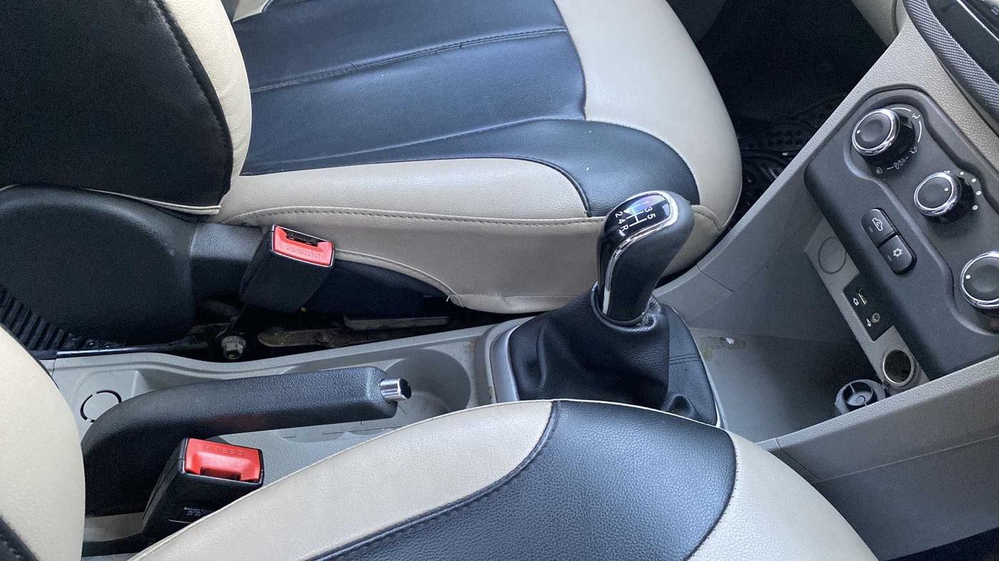 2017 Tata Tiago XZ PETROL, Petrol, Manual, 82,403 km, Gear Lever