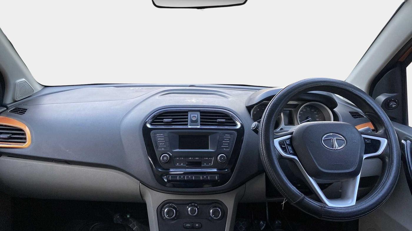 2017 Tata Tiago XZ PETROL, Petrol, Manual, 82,403 km, Dashboard