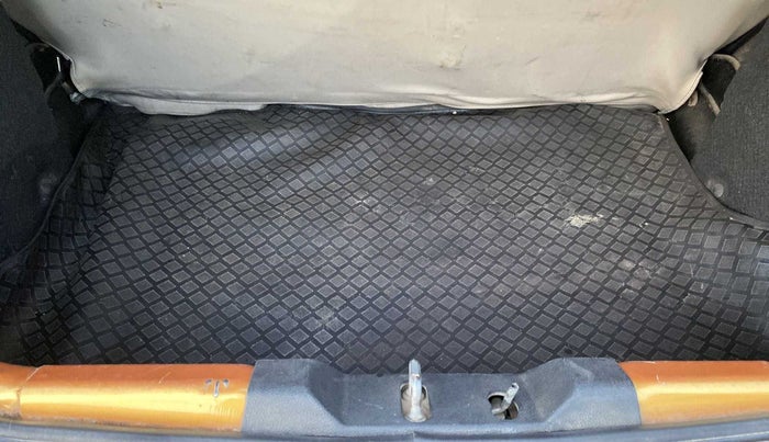 2017 Tata Tiago XZ PETROL, Petrol, Manual, 82,403 km, Boot Inside