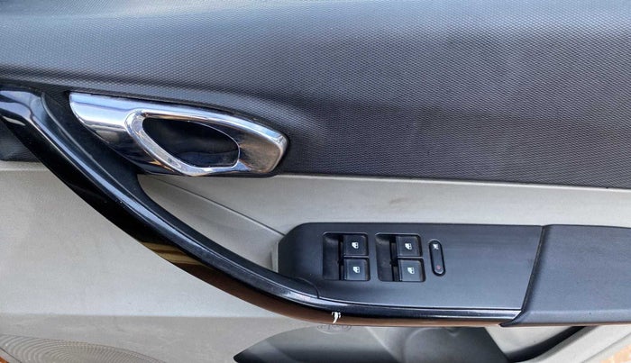2017 Tata Tiago XZ PETROL, Petrol, Manual, 82,403 km, Driver Side Door Panels Control