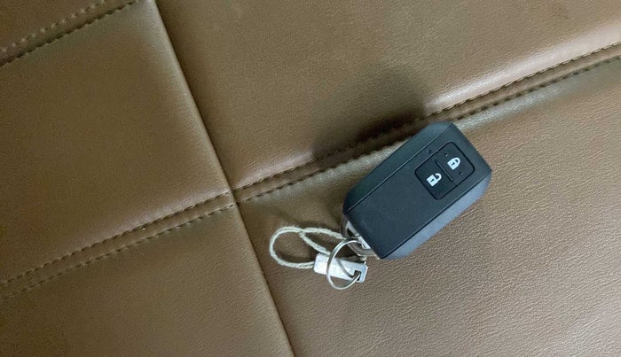 2020 Maruti Baleno ZETA PETROL 1.2, Petrol, Manual, 23,842 km, Key Close Up