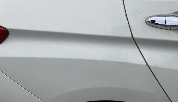 2015 Honda City 1.5L I-VTEC VX, Petrol, Manual, 1,14,655 km, Right quarter panel - Minor scratches