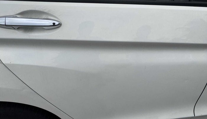 2015 Honda City 1.5L I-VTEC VX, Petrol, Manual, 1,14,655 km, Right rear door - Minor scratches
