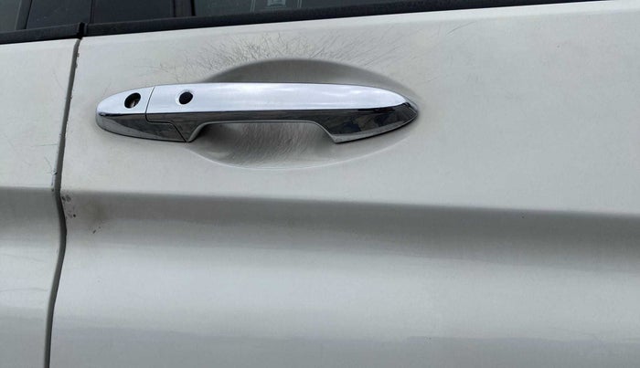2015 Honda City 1.5L I-VTEC VX, Petrol, Manual, 1,14,655 km, Driver-side door - Minor scratches