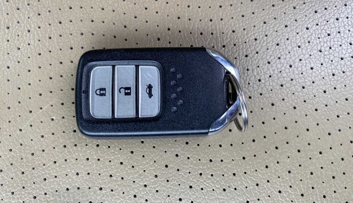 2015 Honda City 1.5L I-VTEC VX, Petrol, Manual, 1,14,655 km, Key Close Up