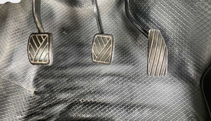 2014 Maruti Wagon R 1.0 VXI, Petrol, Manual, 25,135 km, Pedals