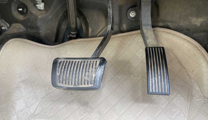 2014 Hyundai Verna FLUIDIC 1.6 CRDI SX OPT AT, Diesel, Automatic, 65,355 km, Pedals