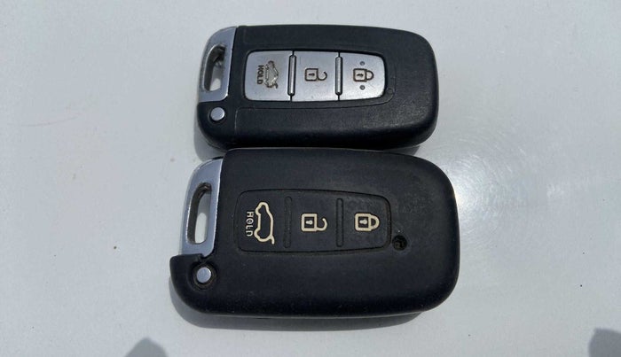 2014 Hyundai Verna FLUIDIC 1.6 CRDI SX OPT AT, Diesel, Automatic, 65,355 km, Key Close Up