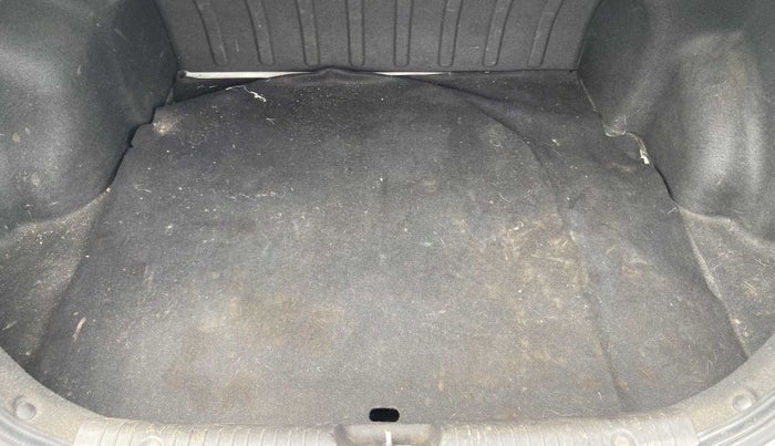 2014 Hyundai Verna FLUIDIC 1.6 CRDI SX OPT AT, Diesel, Automatic, 65,355 km, Boot Inside