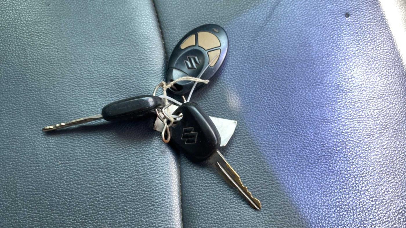 2010 Maruti Wagon R VXI MINOR, Petrol, Manual, 77,292 km, Key Close Up