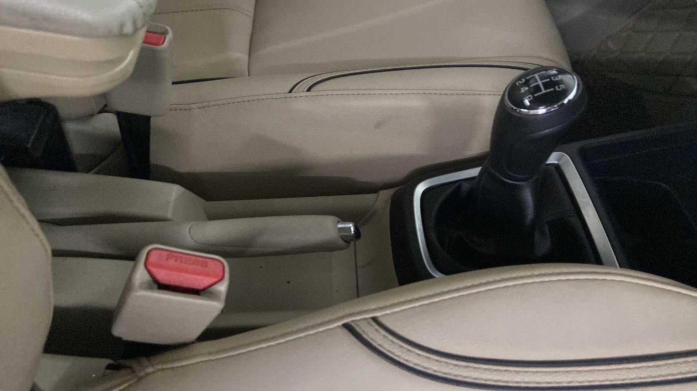 2021 Maruti Dzire VXI, Petrol, Manual, 42,109 km, Gear Lever