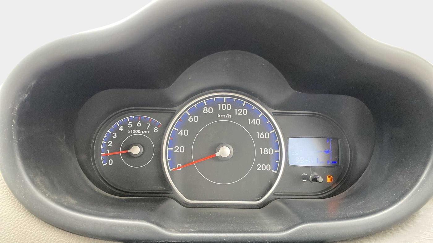 2016 Hyundai i10 SPORTZ 1.1, Petrol, Manual, 39,301 km, Odometer Image