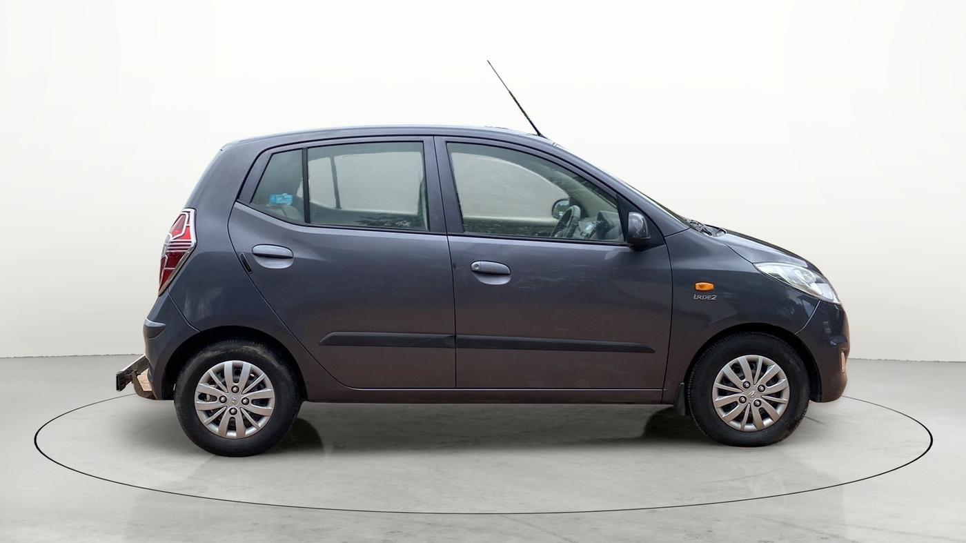 2016 Hyundai i10 SPORTZ 1.1, Petrol, Manual, 39,301 km, Right Side View