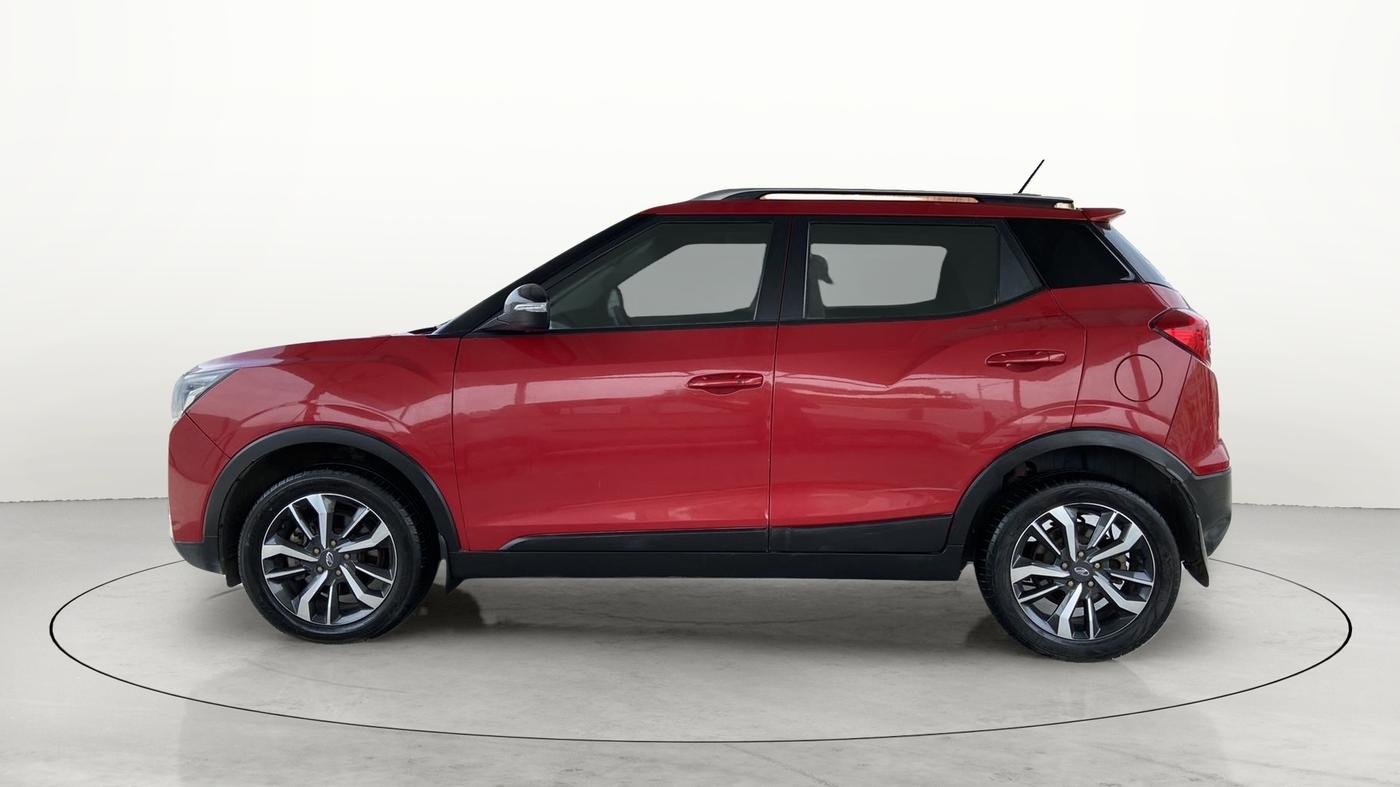 2019 Mahindra XUV300 W8 (O) 1.5 DIESEL AMT, Diesel, Automatic, 1,20,880 km, Left Side