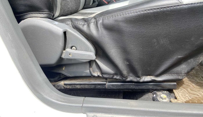 2015 Maruti Alto 800 VXI, Petrol, Manual, 51,024 km, Driver Side Adjustment Panel