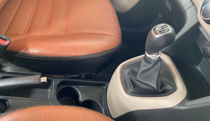 2017 Hyundai Grand i10 SPORTZ (O) 1.2 KAPPA VTVT, Petrol, Manual, 33,482 km, Gear Lever