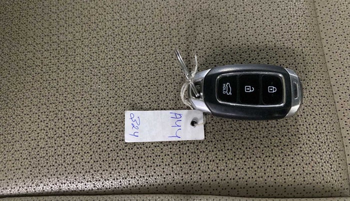 2018 Hyundai Verna 1.6 VTVT SX (O) AT, Petrol, Automatic, 45,767 km, Key Close Up