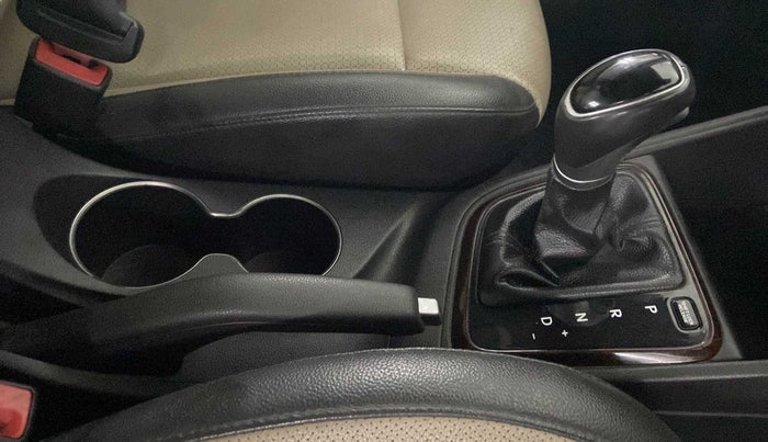 2018 Hyundai Verna 1.6 VTVT SX (O) AT, Petrol, Automatic, 45,767 km, Gear Lever