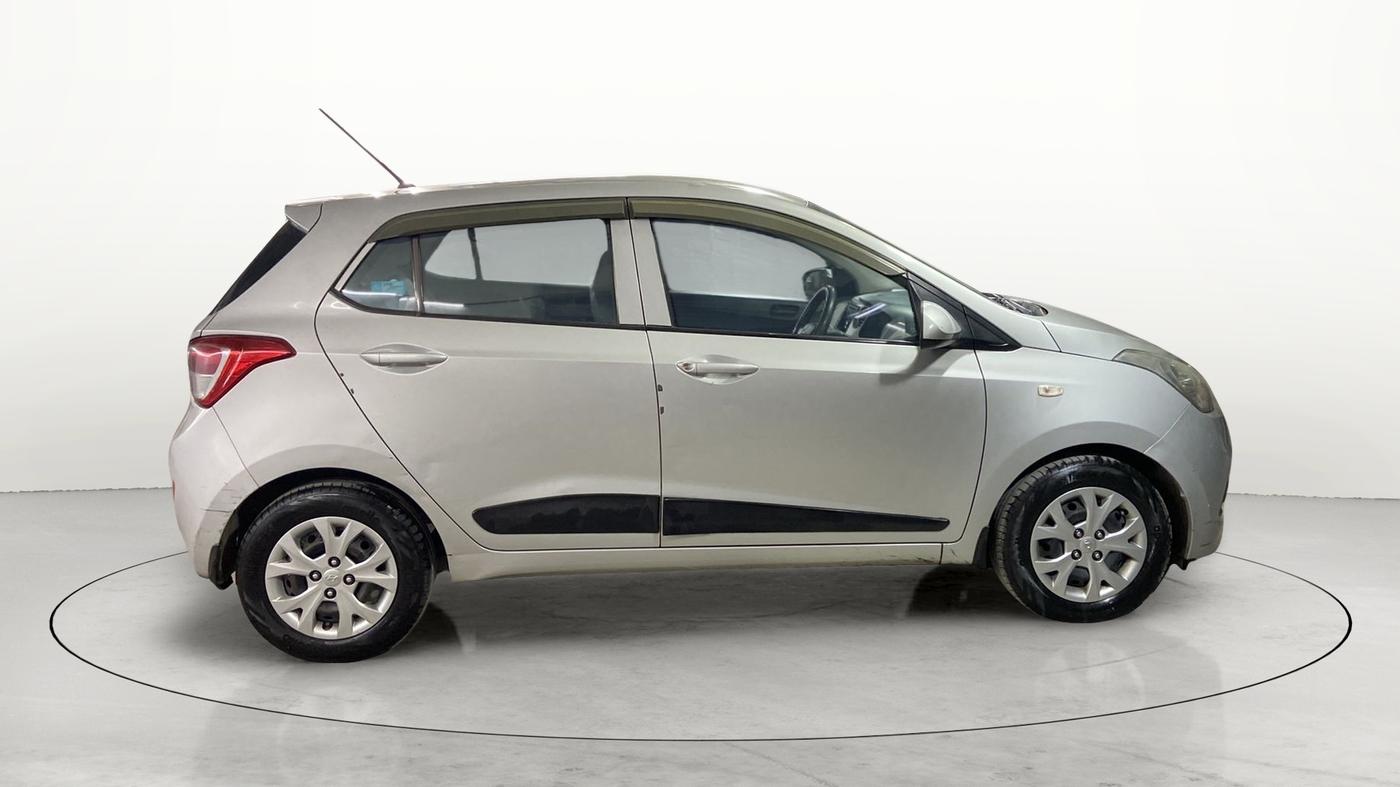 2016 Hyundai Grand i10 MAGNA AT 1.2 KAPPA VTVT, Petrol, Automatic, 62,461 km, Right Side View