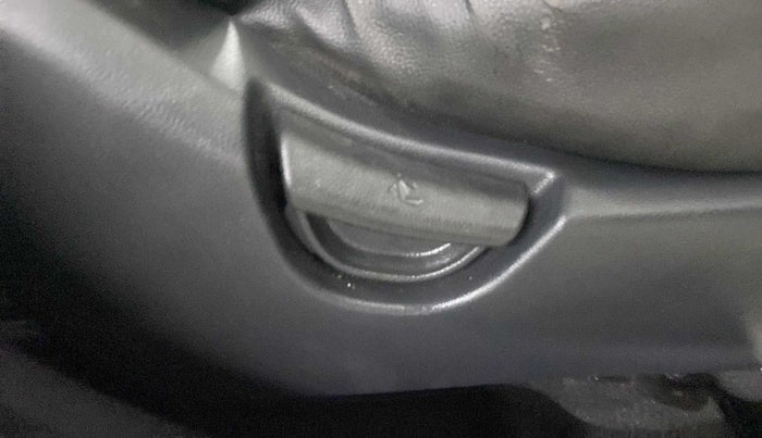 2016 Hyundai Grand i10 MAGNA AT 1.2 KAPPA VTVT, Petrol, Automatic, 62,461 km, Driver Side Adjustment Panel