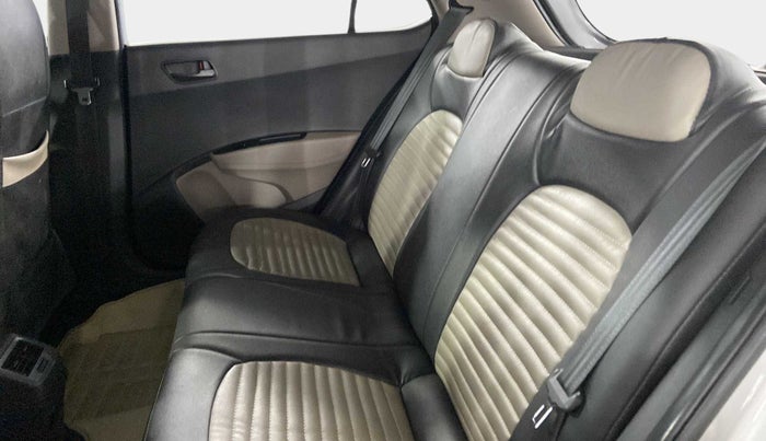 2016 Hyundai Grand i10 MAGNA AT 1.2 KAPPA VTVT, Petrol, Automatic, 62,461 km, Right Side Rear Door Cabin